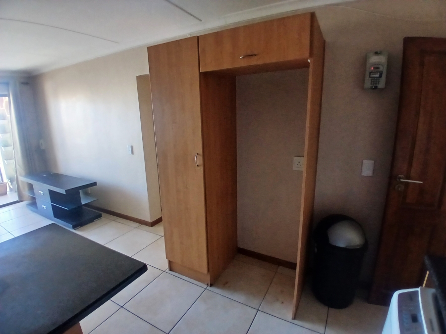 To Let 2 Bedroom Property for Rent in Strand South Western Cape